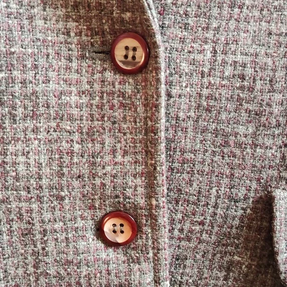 Vintage ladies tweed, wool blazer, size 13/14 Made in Uruguay. Fits like 6 or 8. - Picture 5 of 16